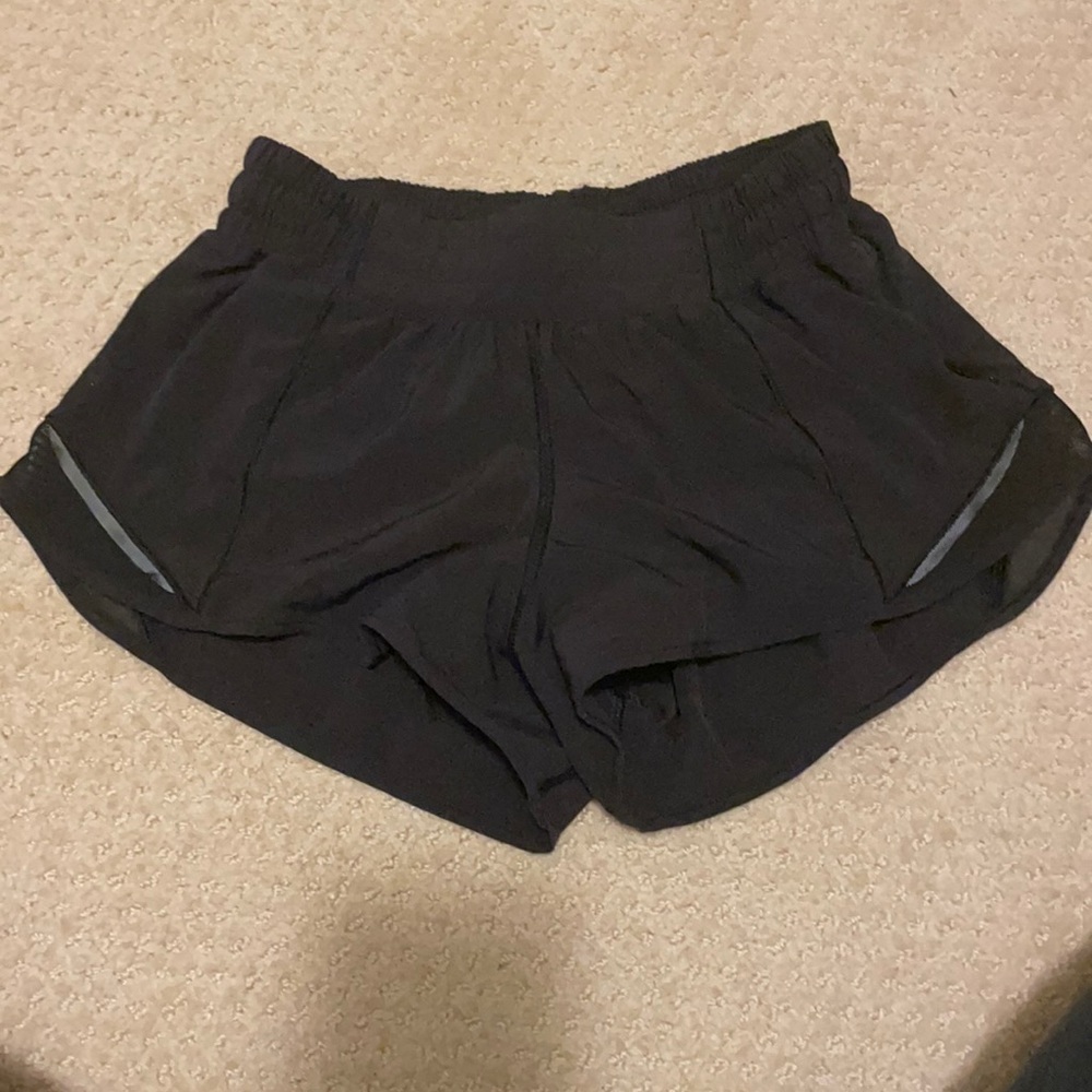 Lululemon Black Hotty Hot Shorts 2.5’’ Size 4